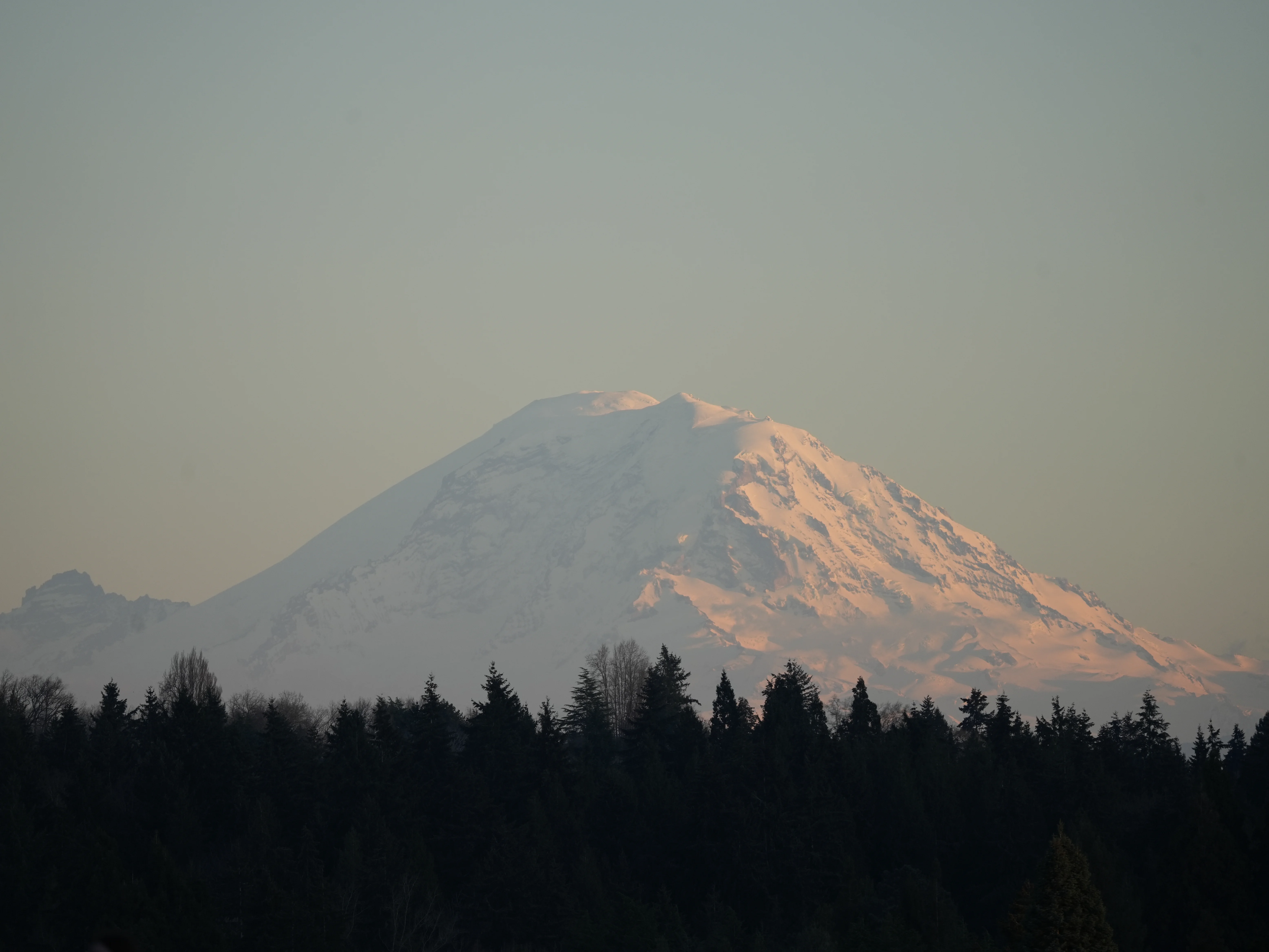 Beautiful sunset view of Mount Rainier